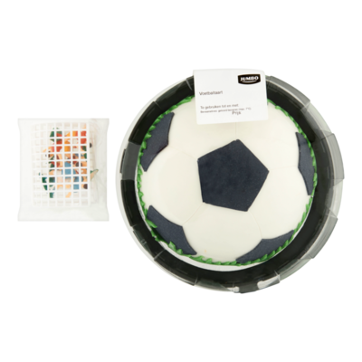 Huismerk Voetbaltaart Taart met Aardbeienbavarois en Fondant